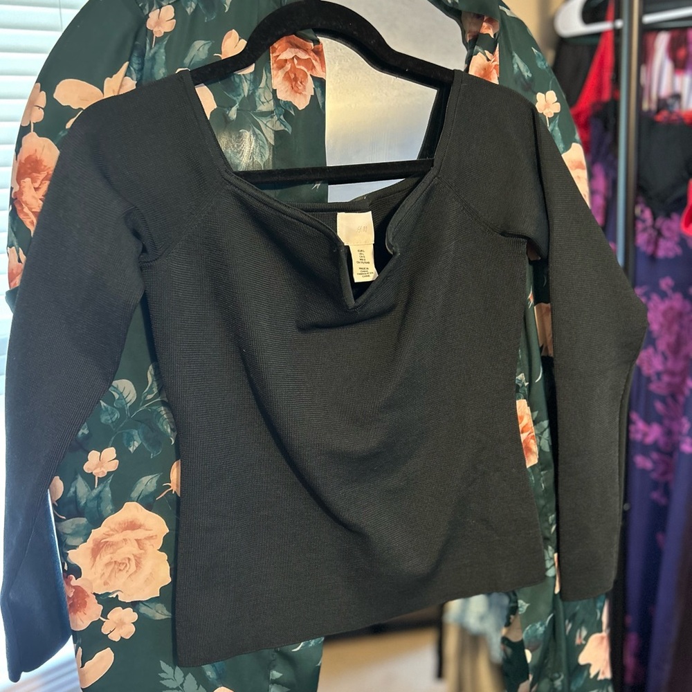 H&M Off shoulder top